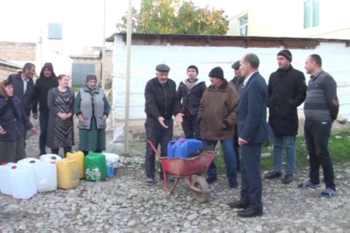 Около 2 000 жителей шамахинского поселка остались без воды - ВИДЕО